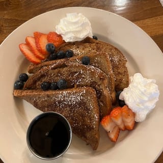 French Toast With Berries